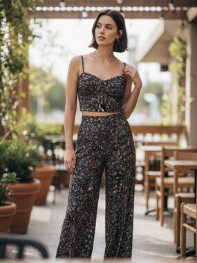 Lulu’s Floral Two Piece Wide Leg Pant Set Size Small